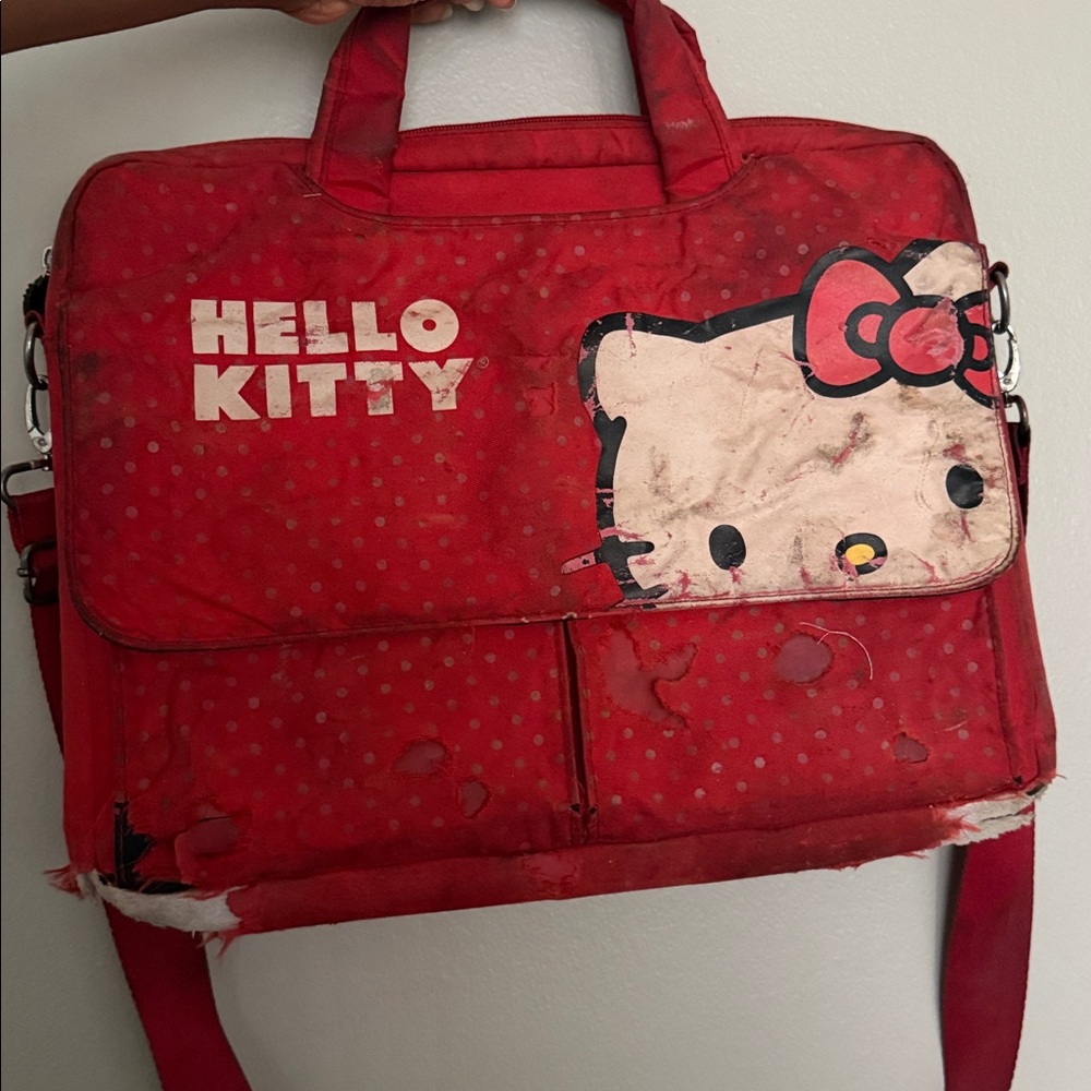Hello Kitty Laptop Bag 💼 (severely damaged)